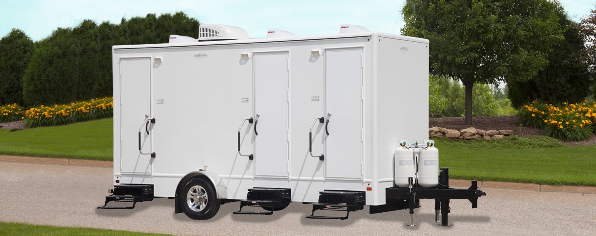 Three -Room Deluxe Shower Trailer
